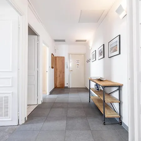 My Casa - Etats Unis 892 - Spacious Flat On Sea Front W Ac